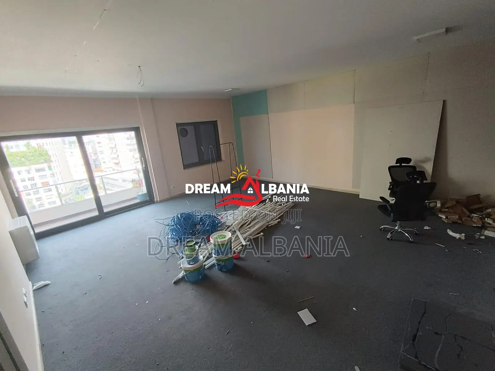 Jepet Me Qera Ambient Biznesi tek Zogu i Zi (ID 42611542)
