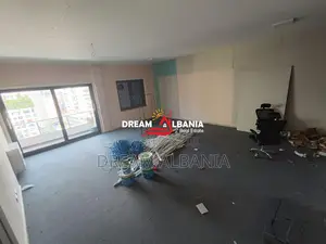 Jepet Me Qera Ambient Biznesi tek Zogu i Zi (ID 42611542)