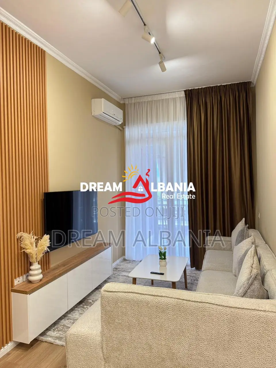 Apartament 1+1 me Post Parkimi me Qira tek Kopshti Botanik-Tirane (ID 
