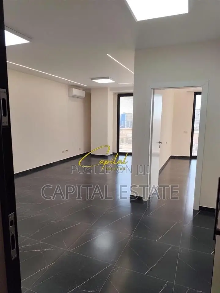 ZYRE ME QIRA 75 M2 RRUGA MINE PEZA 580 EURO