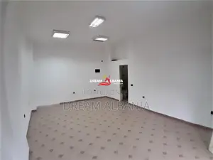 Dyqan per shitje ne Rrugen e Durresit prane Ish Ambasades Jugosllave n