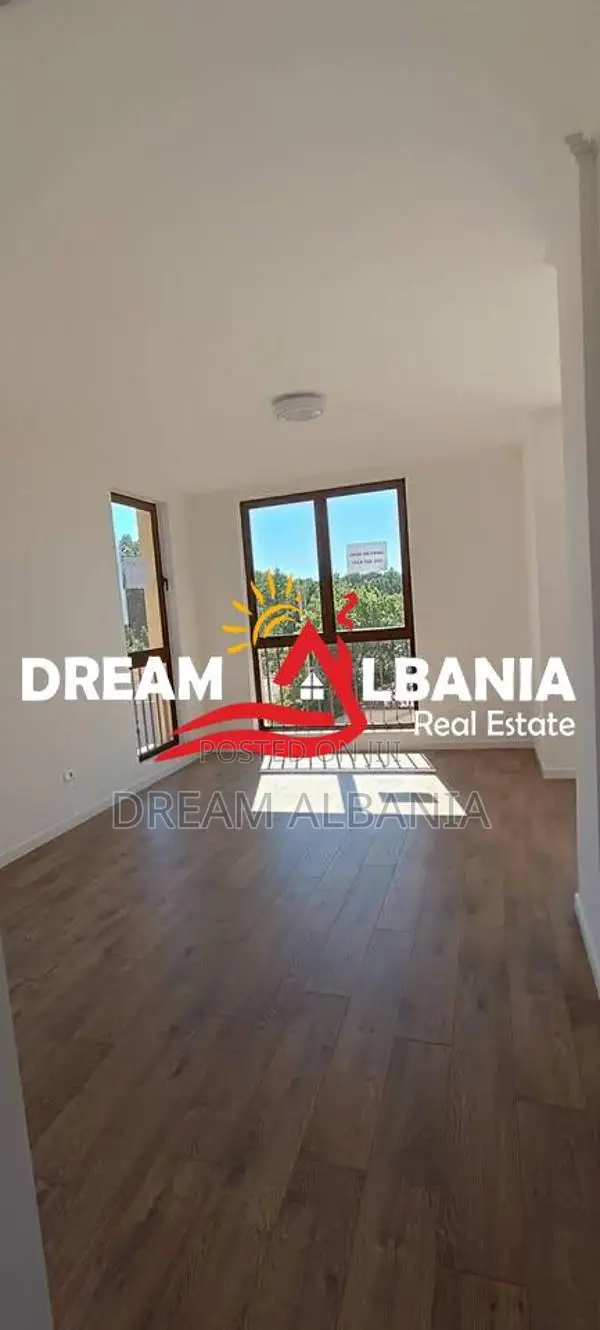 Jepet me qera Vile prane Vilave Amerikane te Senatoriumi, Tirane(42513