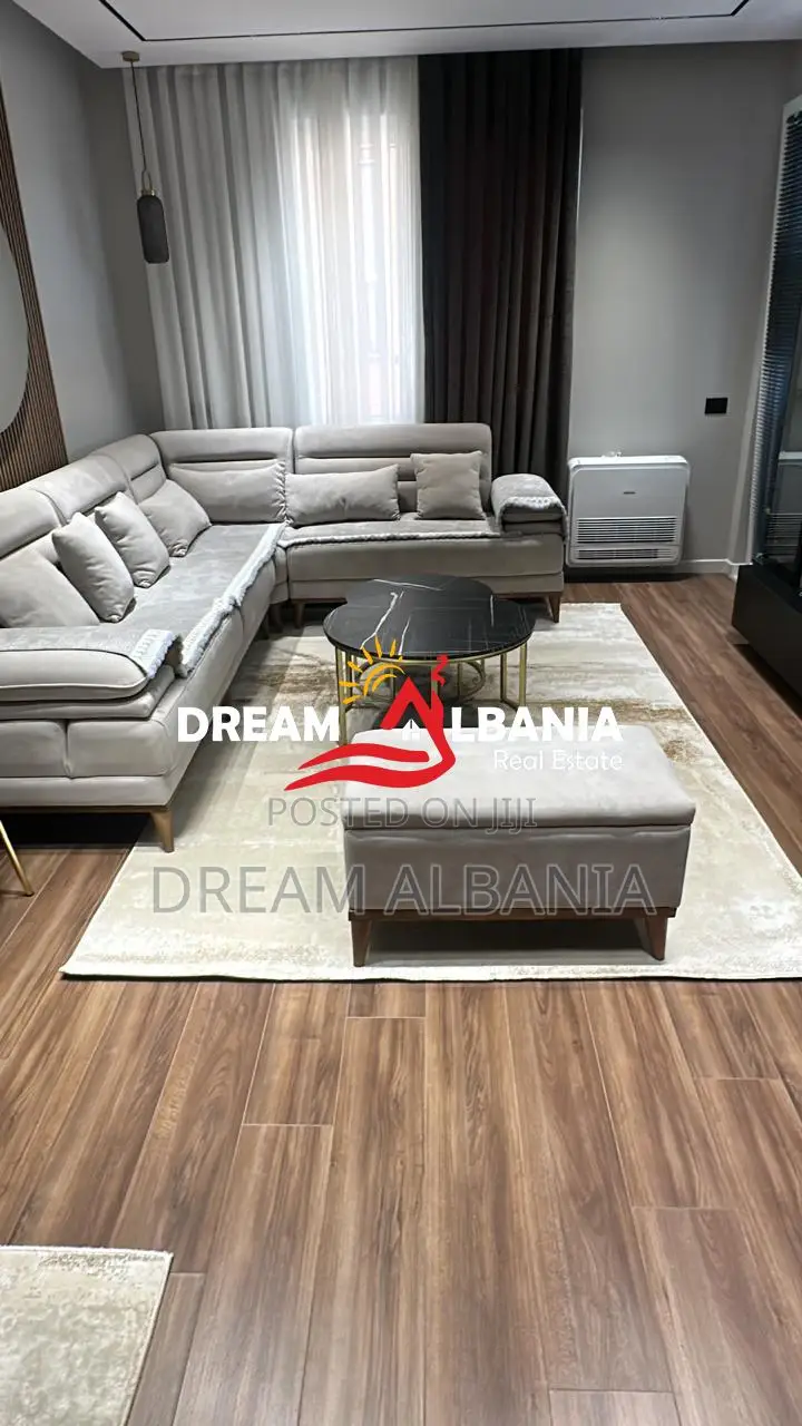 Apartament 3+1+2 me Ballkon+Post Parkimi ne shitje Ne Paskuqan,Tirane 