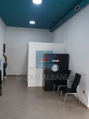 Dyqan per shitje te Bulevardi Zogu 1 ne Tirane (ID 4171077)