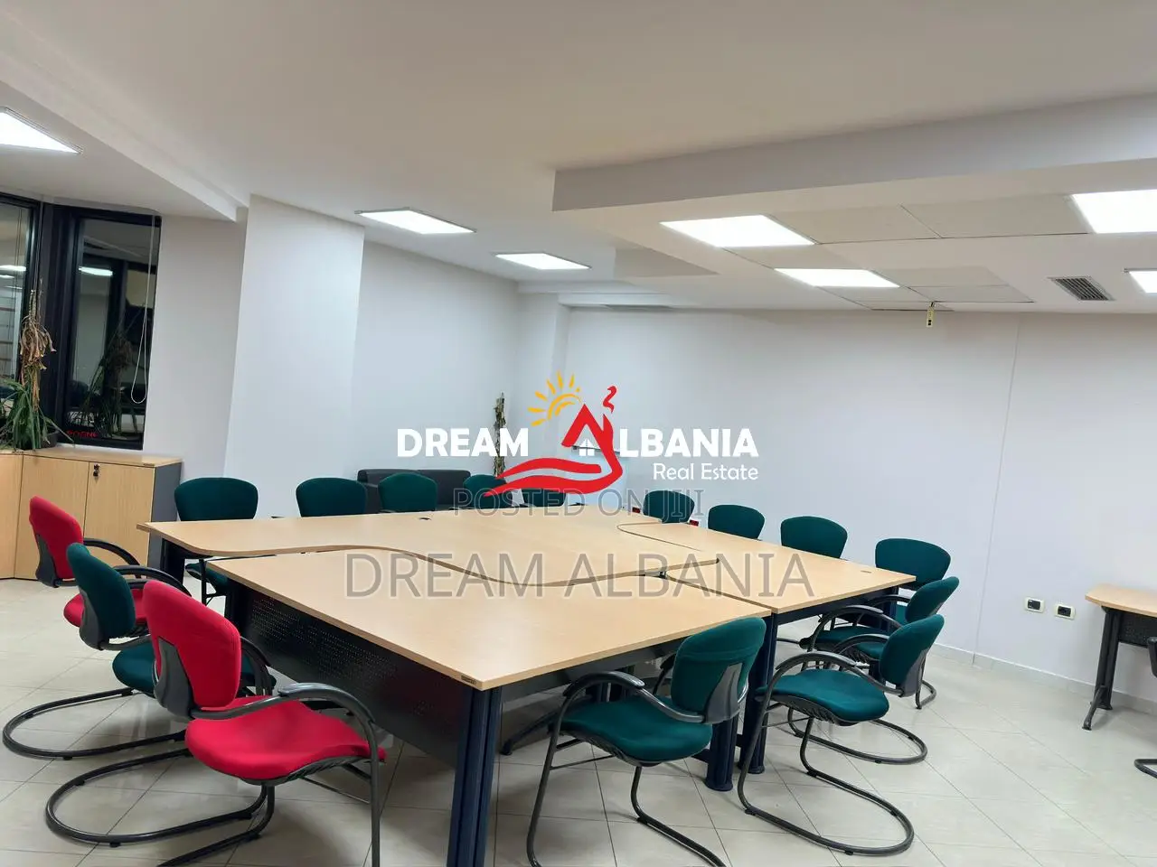 Zyre ekskluzive me qera tek Kullat Binjake, Tirane (ID 42611377)