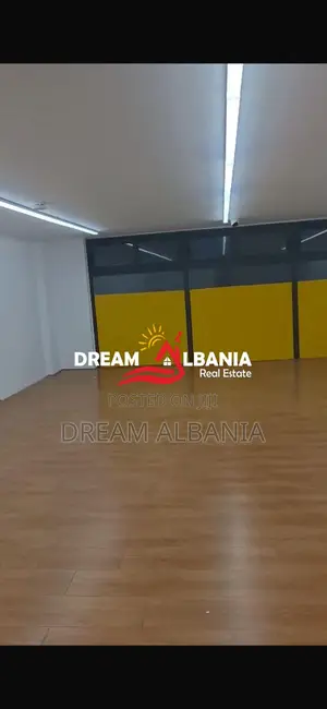 Jepet dyqan dublex me qera ne rrugen Islam Alla, Tirane (ID 42711089)