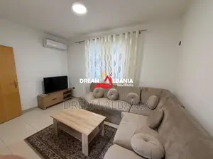 Jepet me qera apartament 1+1 me verande tek rruga Fortuzi, Tirane (ID 