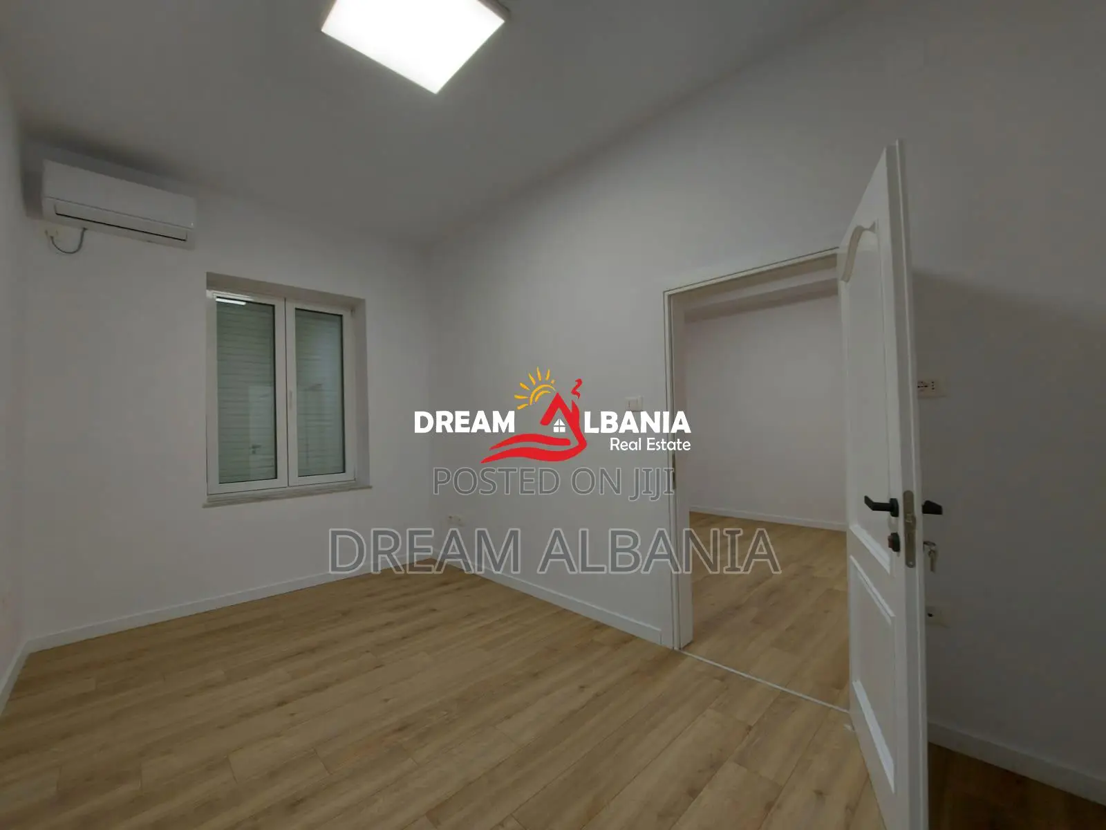 Jepet me qera ambient zyre 3+1 tek Shallvaret, prane Gjykates se Larte