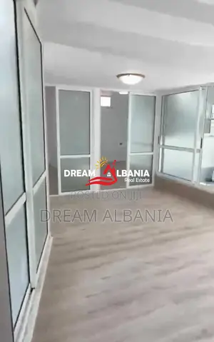 Jepet me qera Ambient Biznesi Ish Ekspozita afer Kulla Blu (ID 4261156