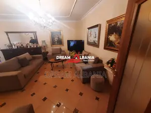Apartamente 3+1 me qera ne qender ne Tirane (ID4231282 )