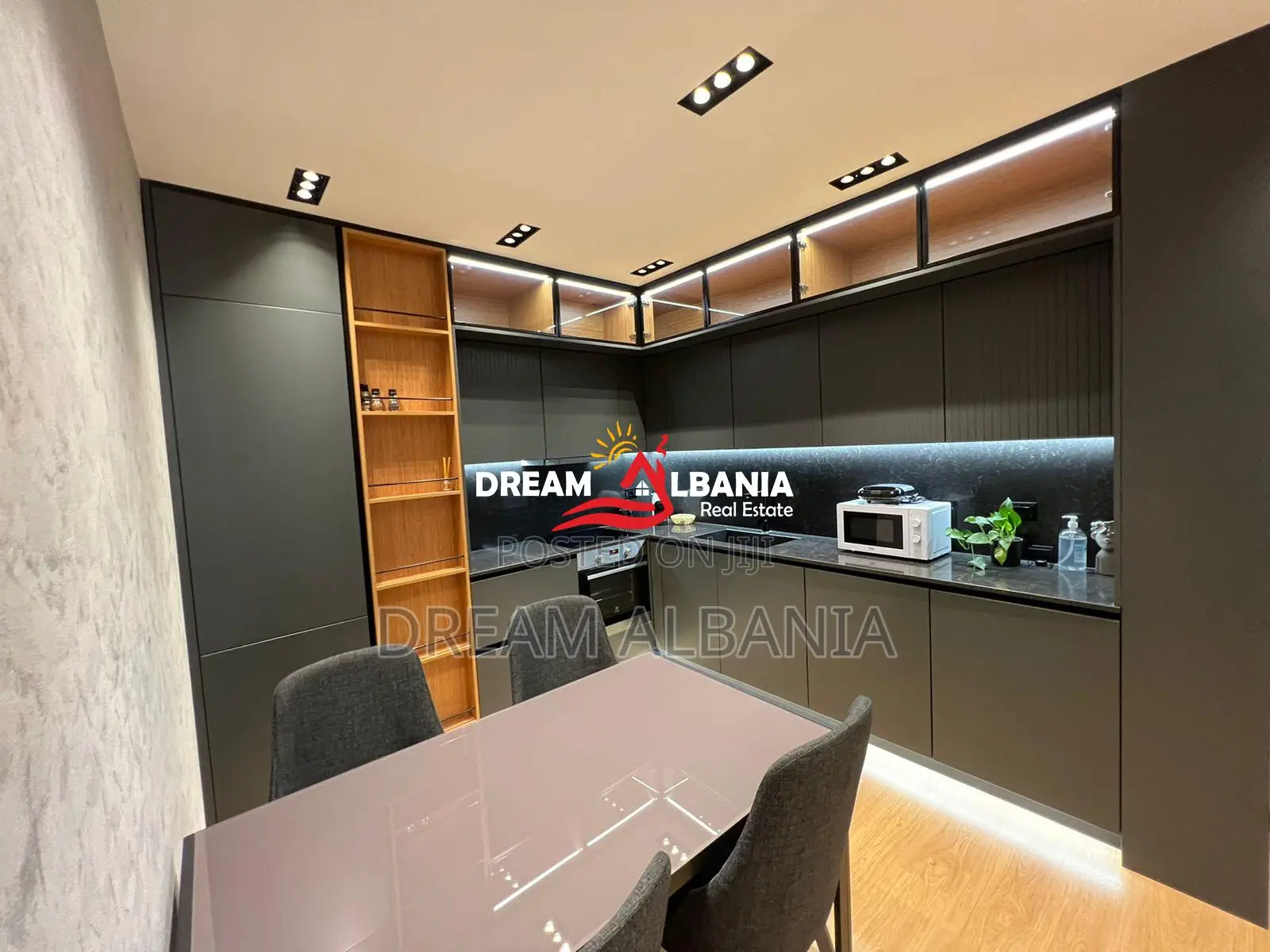 Apartament modern 2+1 me qera ne qender te Tiranes (ID 42215316)