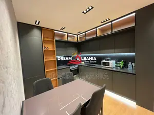 Apartament modern 2+1 me qera ne qender te Tiranes (ID 42215316)