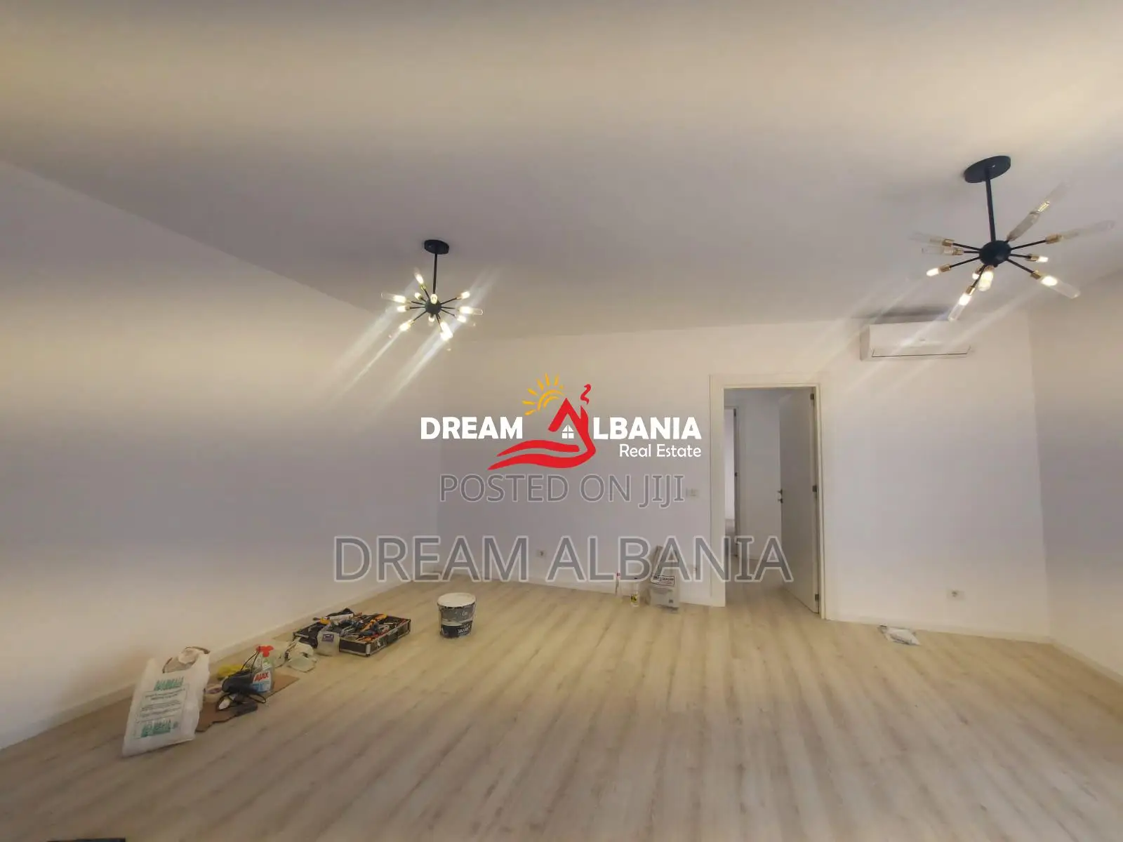 Ambjent 2+1+2 me qera tek Ish Ekspozita prane Gjykates, Tirane (ID 422