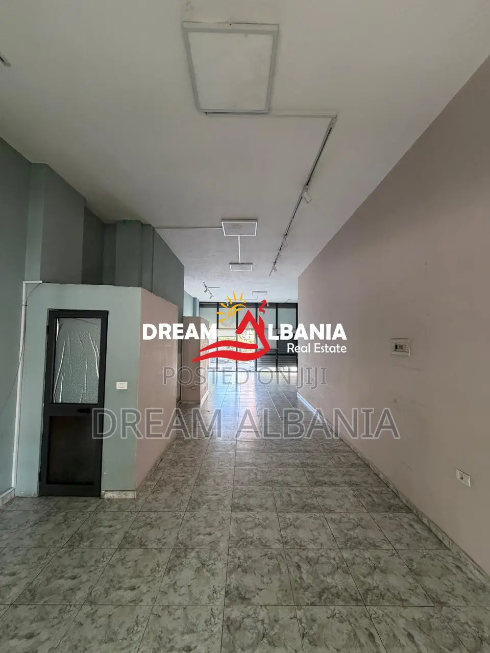 Jepet me Qira Dyqan ne zonen e 5 Maj, Tirane (42711183)