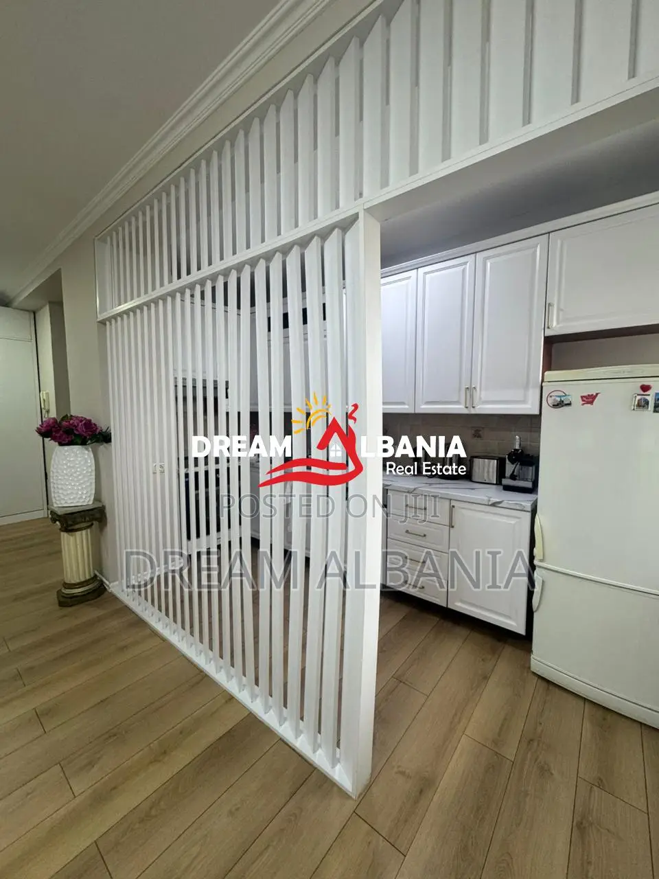 Apartament 2+1+2 me qera ne Qender prane Toptani Center, Tirane (ID 42