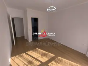 Shitet Apartament 2+1 prane Restorant Freskut, Tirane (ID 41212273)