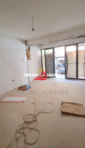 Jepet me qera Dyqan Bllok prane Gazetes Koha Jone (ID 42711187 )