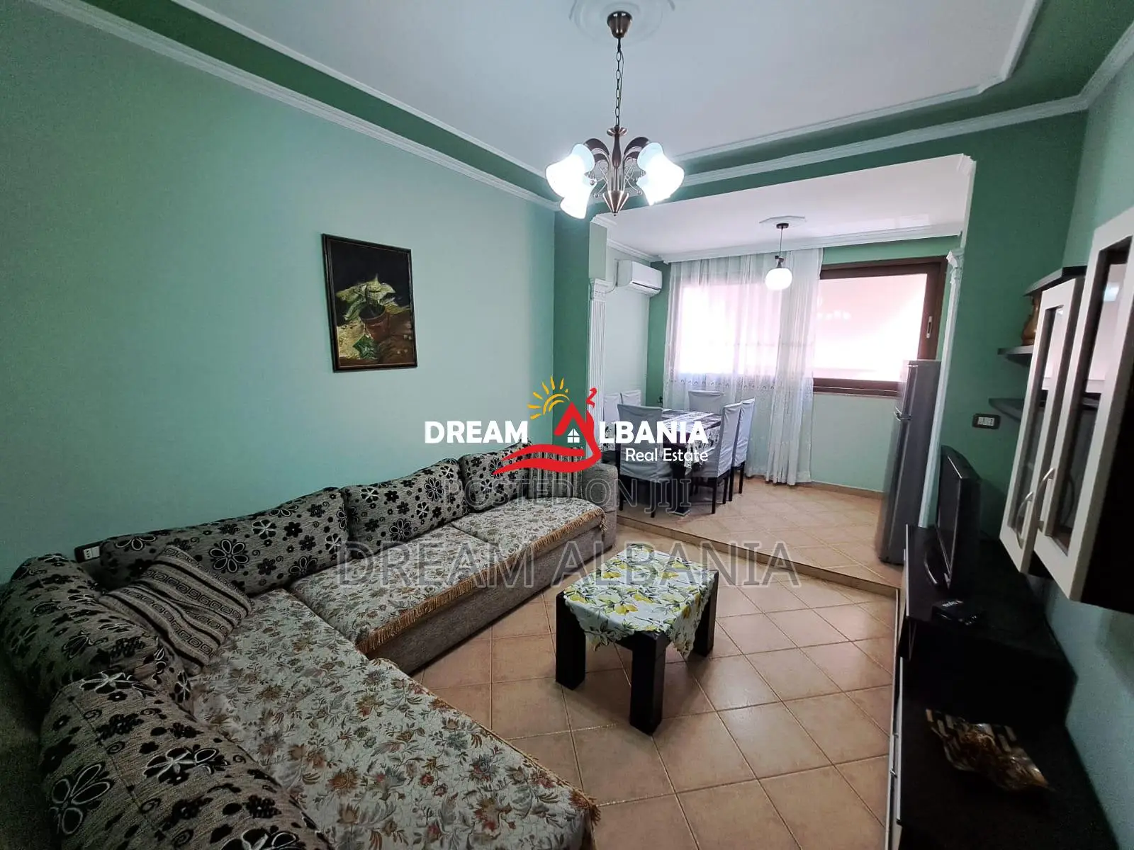 Apartament 1+1+Kuzhine e Vecuar ne Shitje ne Xhamllik, Prane Sheshit S