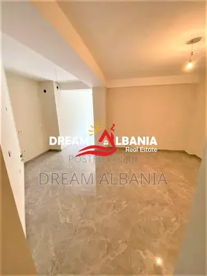 Zyre/Ambient Biznesi me Qera ne Qender prane Postes Qendrore ne Tirane