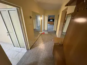 Apartament 3+1 per shitje Qender mes Rr. Myslym Shyrit dhe Rr. Kavajes