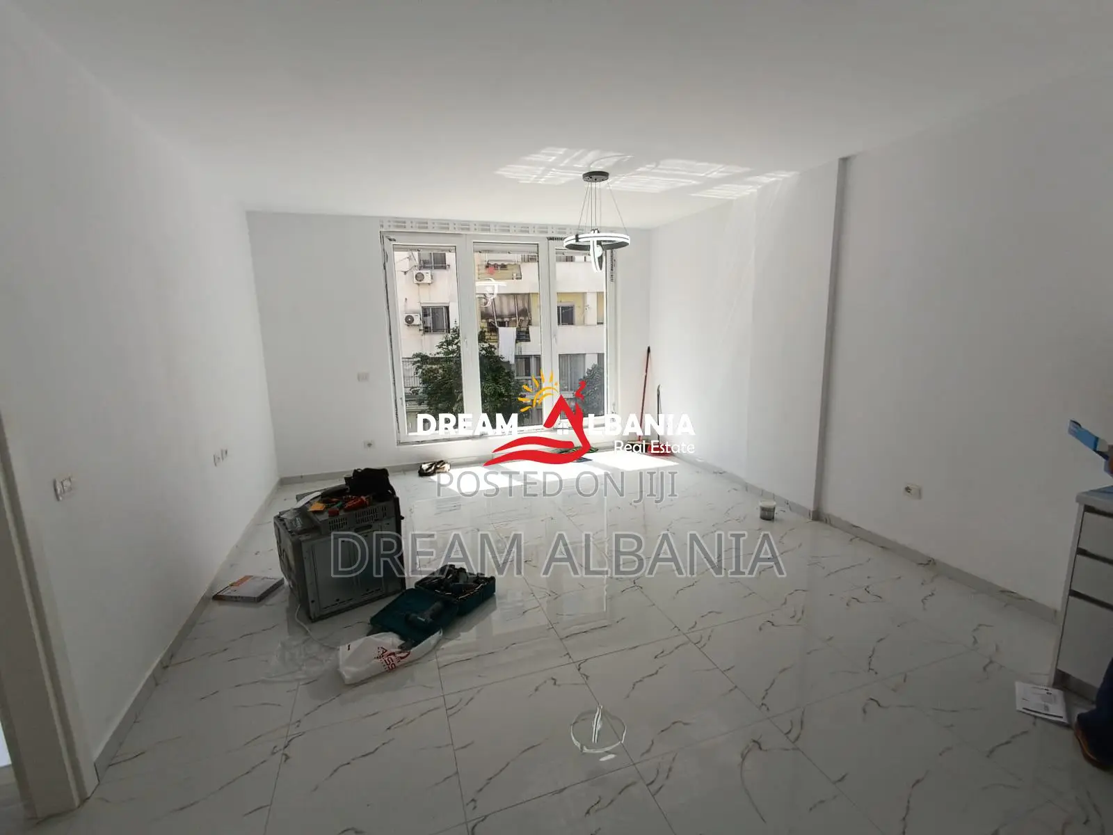 Apartment 1+1 me qera ne Rrugen Jordan Misja ne Tirane (ID 42111563)