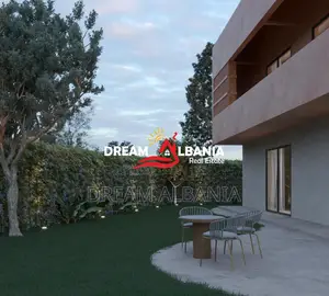 Shiten Dy Vila 2-kateshe me pishine ne tarace tek Gjiri i Lalezit ( ID