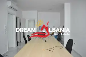 Zyre me qera tek Komuna Parisit, Kompleksi Kika 2 ne Tirane (ID 426160