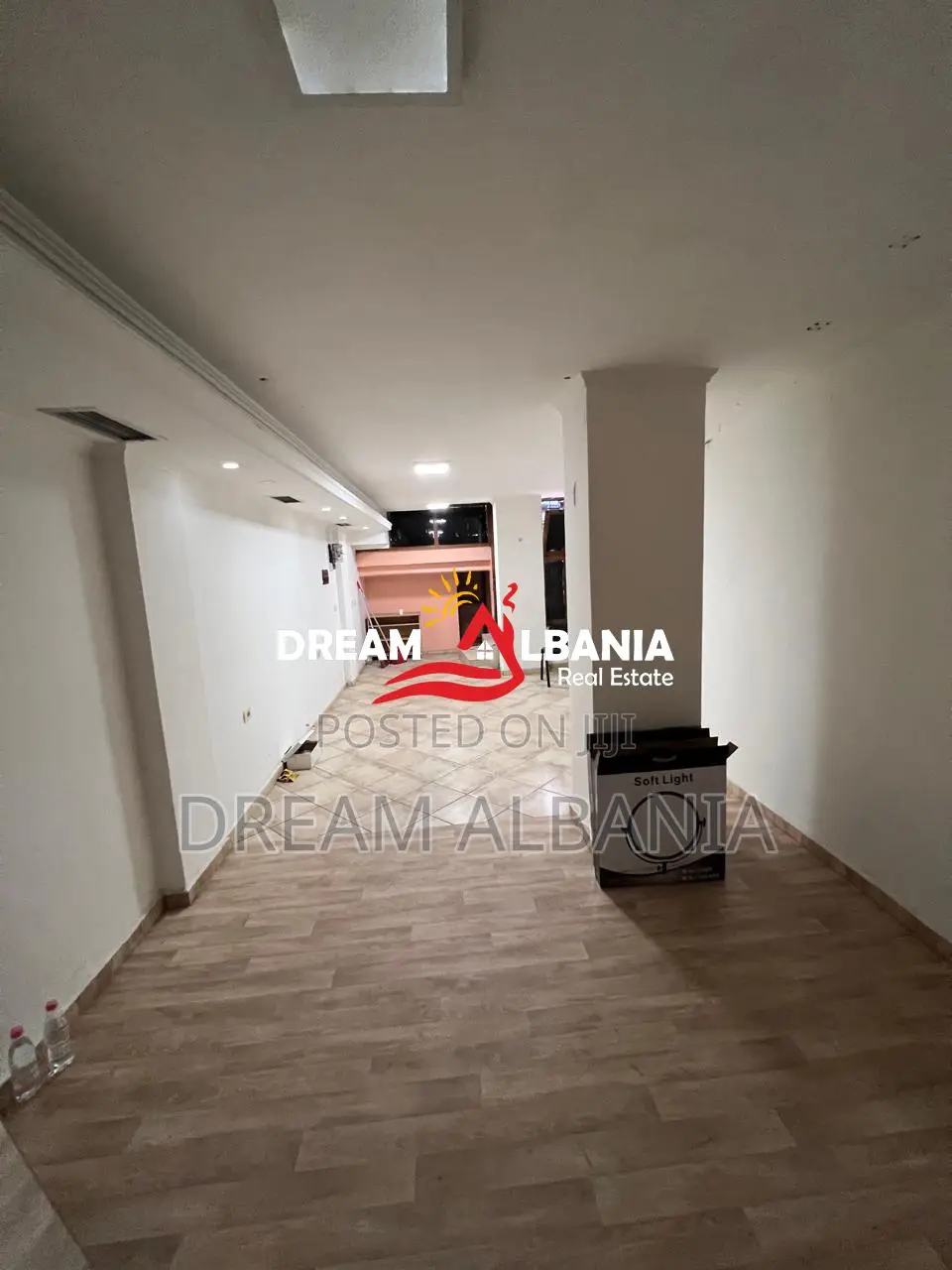 Jepet dyqan me qera te Rruga Bardhyl, Tirane (ID 42711171 )