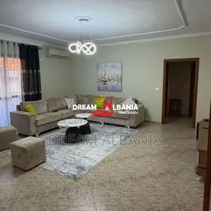 Jepet apartament 2+1+2+2 ballkone, me qera tek Myslym Shyri prane rrug