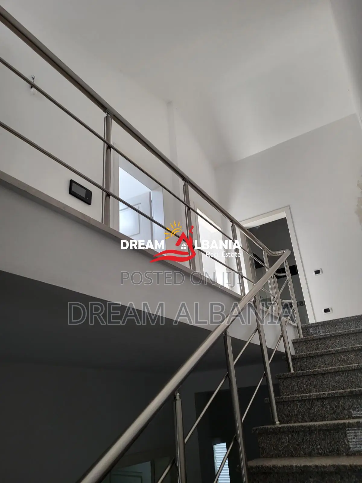 Vile ne shitje me dy hyrje te ndara, ne Sallmone te Shijakut (ID 41512