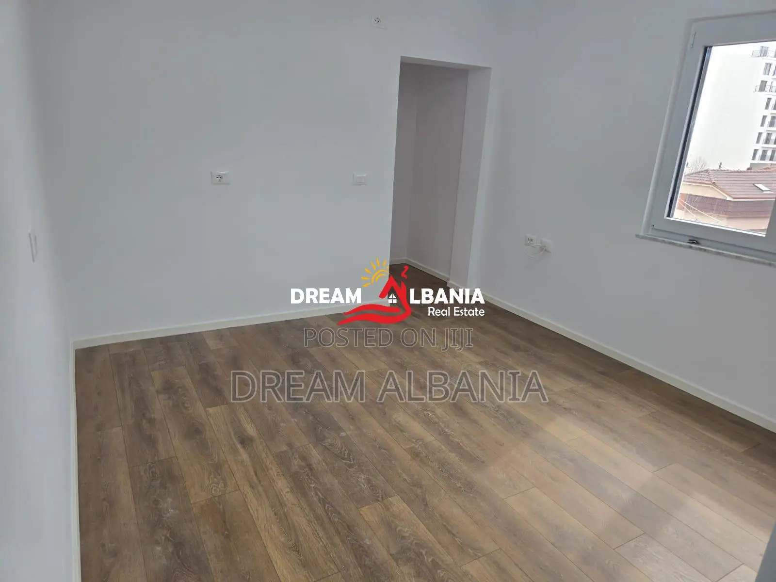 Shitet Apartament 1+1, Prane Shkolles Kuqe, Rruga Dervish Hekali (ID 4