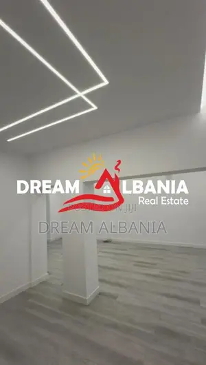 Jepet me qera zyre ne rrugen e Barrikadave prane Stacionit te Trenit (