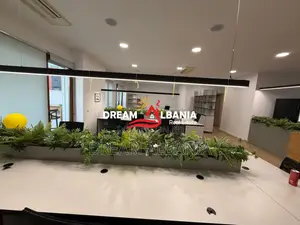 Ambjent per zyra me qera te Delijorgji prane Hotel Hilton (ID 4261941)