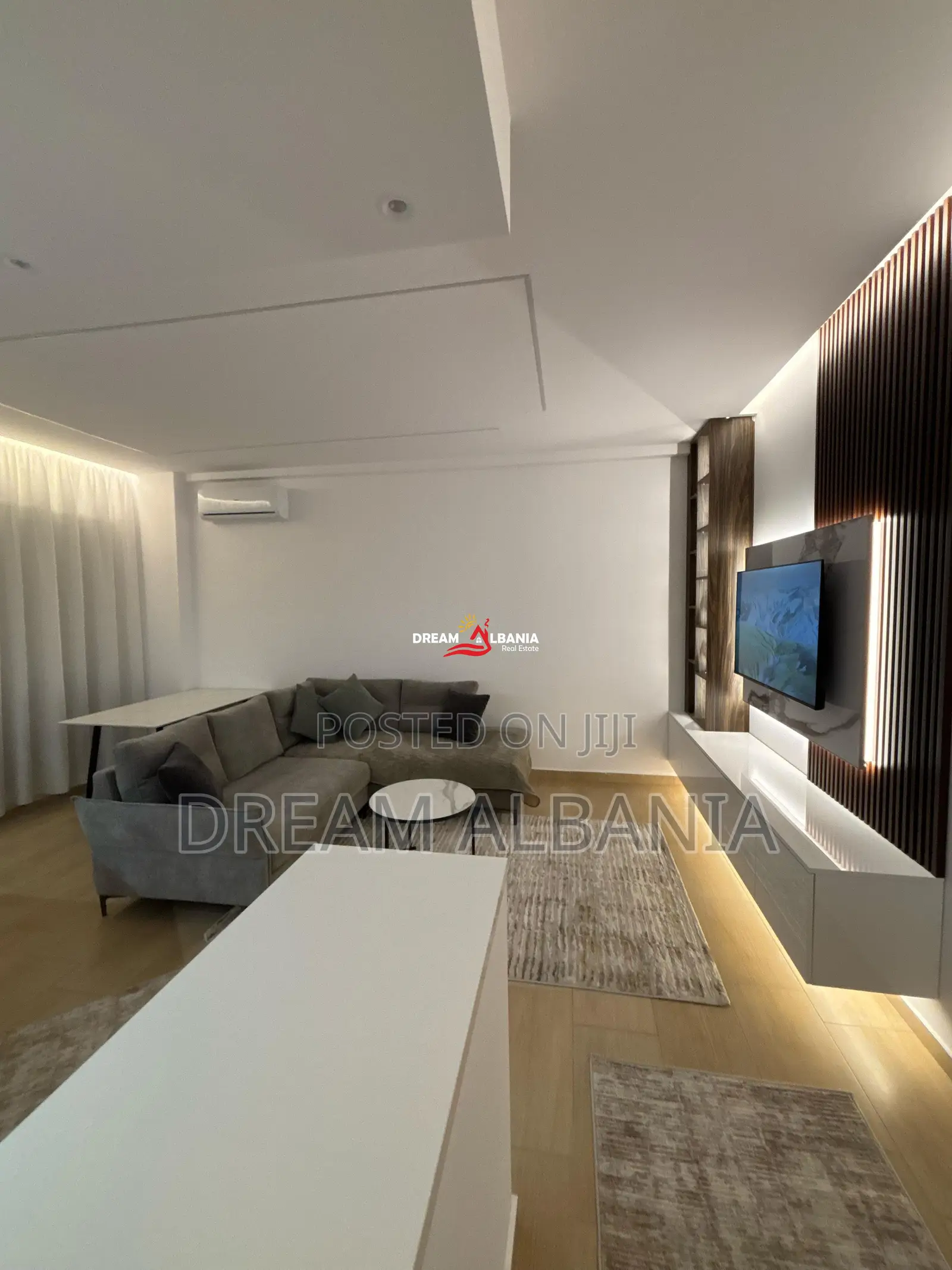 Jepet me qera apartament 1+1 tek Kopshti Zologjik prane Piceri Pavarot