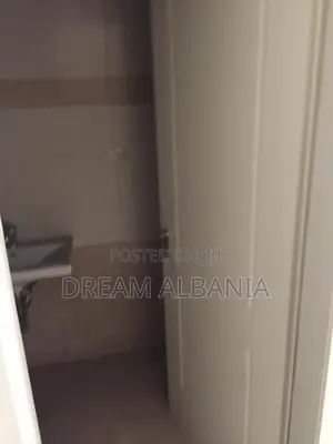 Zyre me qera ne rrugen Bardhok Biba, afer qendres ne Tirane (ID 426121