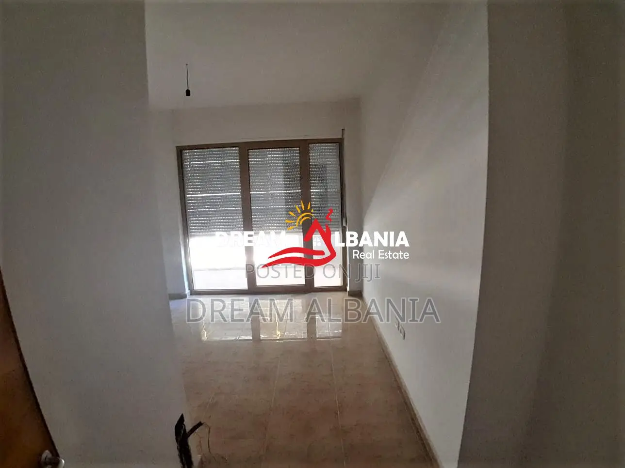Apartament 2+1 ne shitje ne Bllok prane Sky Tower ne Tirane (ID 412192