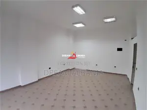 Dyqan per shitje ne Rrugen e Durresit prane Ish Ambasades Jugosllave n