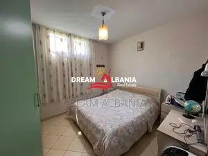 Shtepi Private 1-kateshe me qera ne Qender te Tiranes prane Internacio