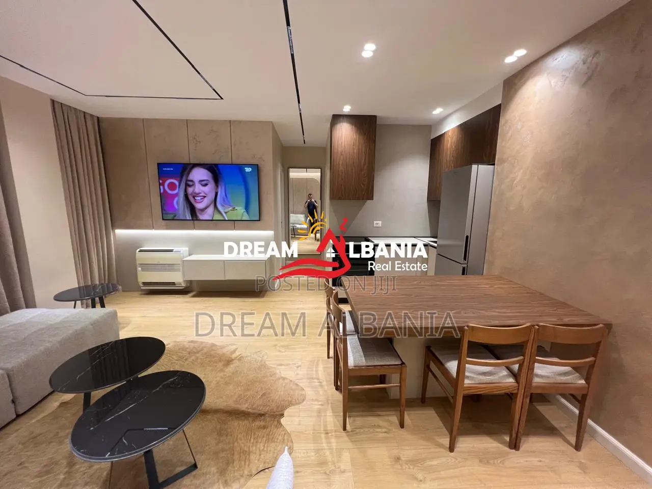 Apartament modern 2+1 me qera ne qender (ID 42215376)