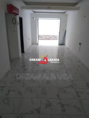 Jepet ambjent me qera tek rruga e Dibres, prane Fakultetit te Mjekesis