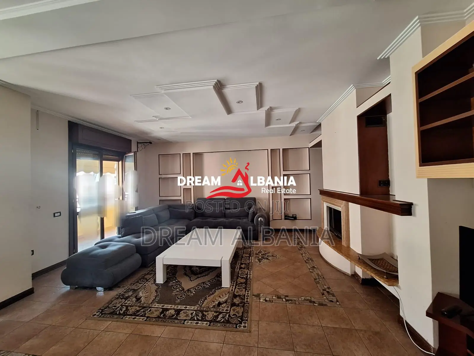 Jepet Apartament 3+1+2 me qera afer rrethrrotullimit te Komuna Parisit
