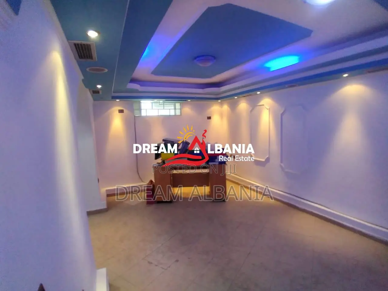 Dyqan ne shitje tek Rruga e Durresit, prane Hotel Colosseo, Tirane (ID