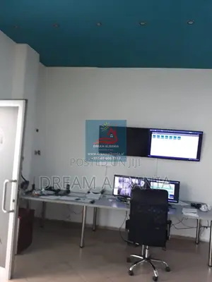Dyqan per shitje te Bulevardi Zogu 1 ne Tirane (ID 4171077)