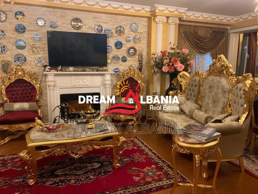 Shitet super apartament 2+1+2 garazhe dhe nje post parkimi ne Kinostud