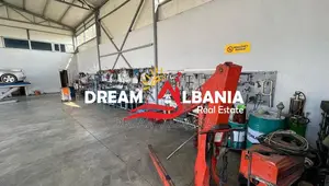 Kapanon ne shitje ne zonen e Elbasanit ne autostrade prane Elbasan Are