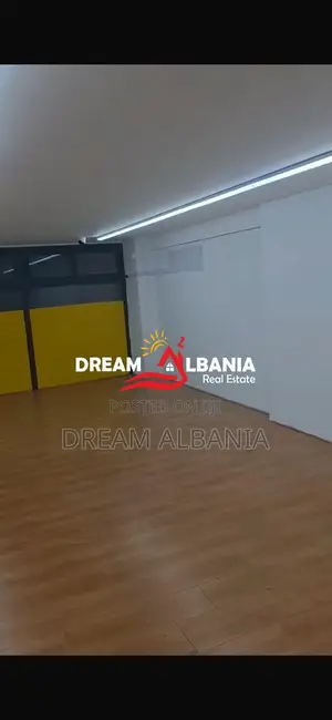 Jepet dyqan dublex me qera ne rrugen Islam Alla, Tirane (ID 42711089)