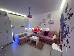 Dyqan ne shitje ne Qender rruga e Bogdaneve (ID 4171596).
