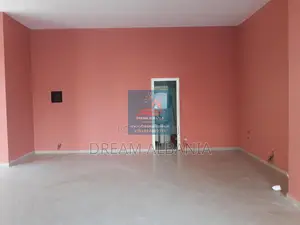 Shitet Dyqan, Rruga Mine Peza , perballe Hurry Fulltz, Tirane(ID 41710