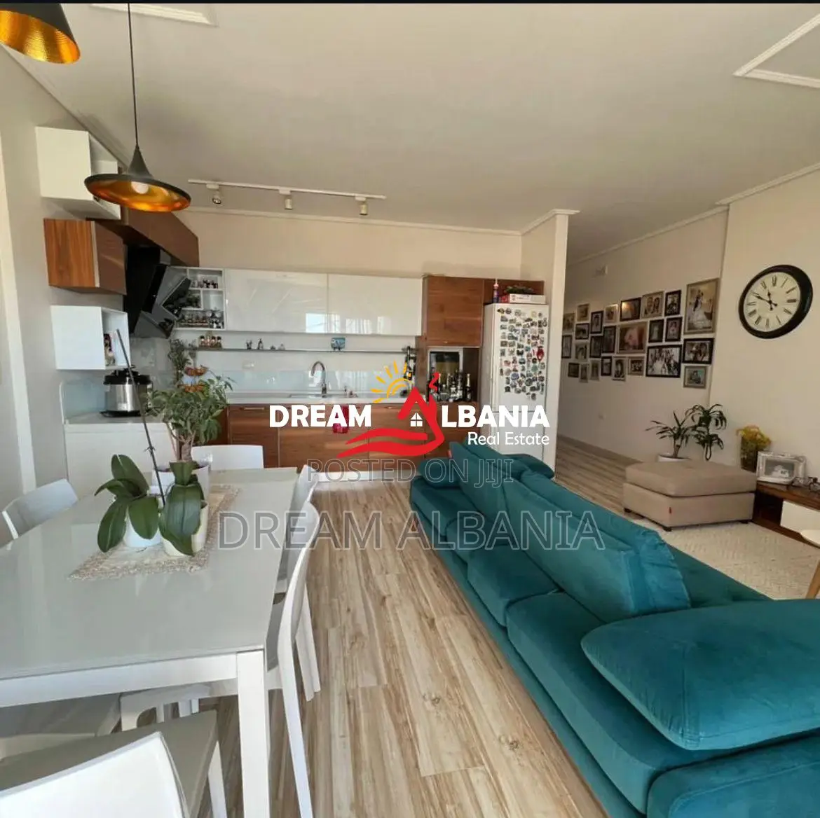 Super Apartament 3+1+2 ne shitje ne Vlore prane Lungomares (ID 4131419