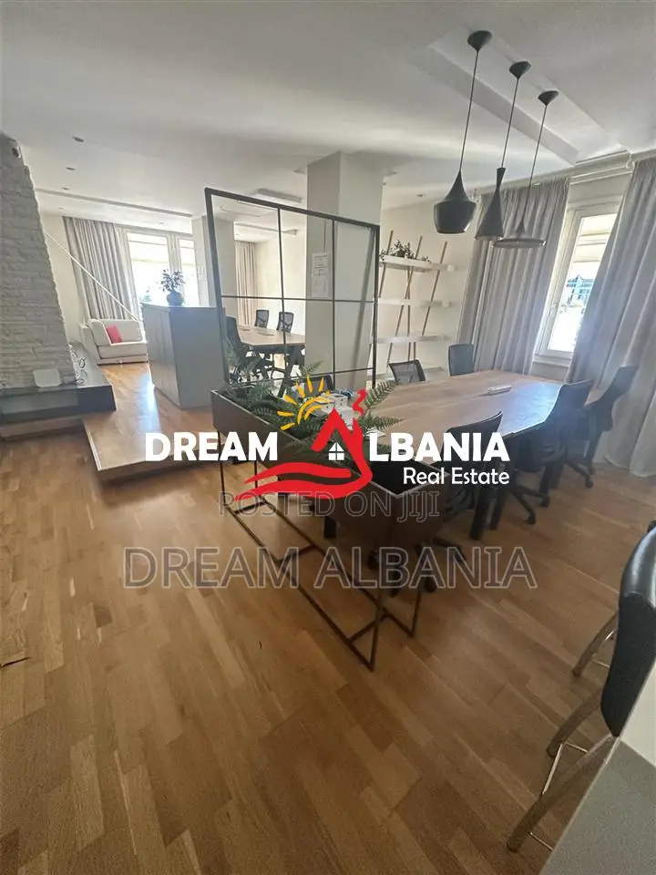 Zyra me qera ne Bllok ,Tirane (ID 42611194).